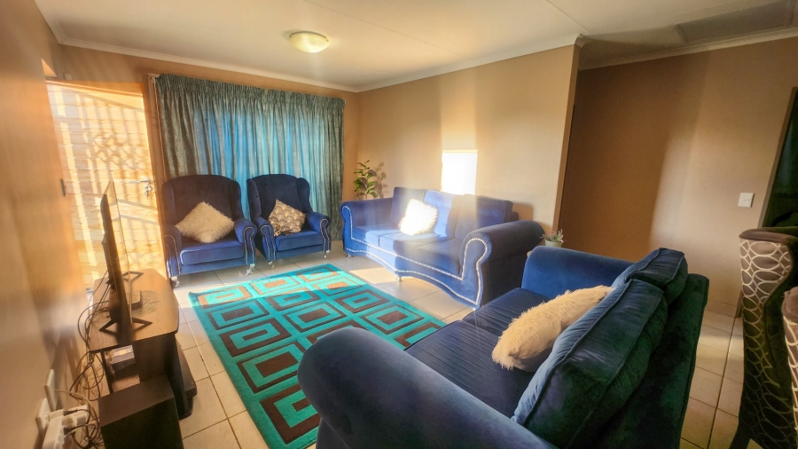 3 Bedroom Property for Sale in Ellaton North West